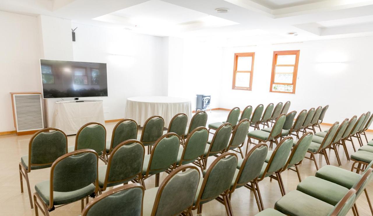 טראסיני Perla Del Golfo Resort מראה חיצוני תמונה