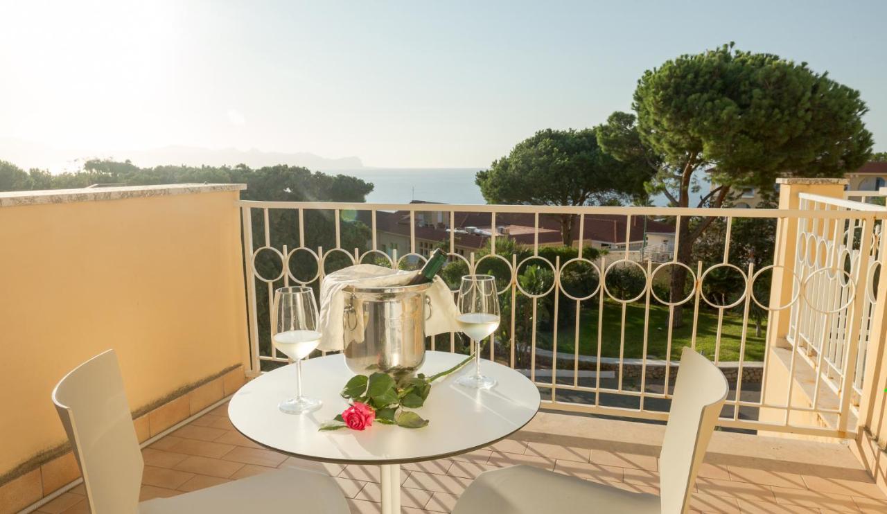 טראסיני Perla Del Golfo Resort מראה חיצוני תמונה